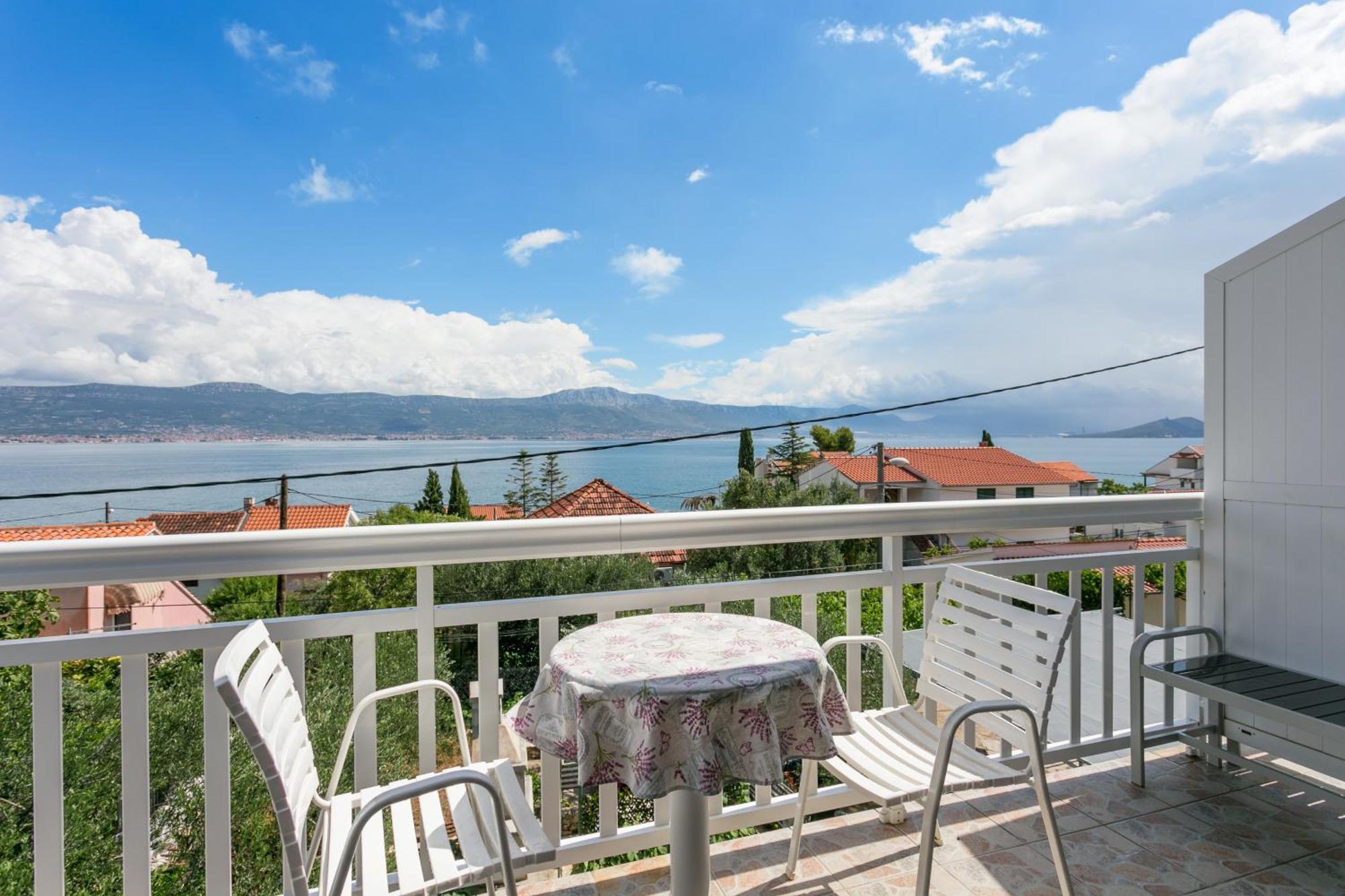 Apartments By The Sea Slatine, Ciovo - 6000 Exterior foto